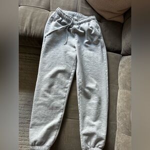 Alo Yoga Heather Gray Accolade Sweatpants - Size S